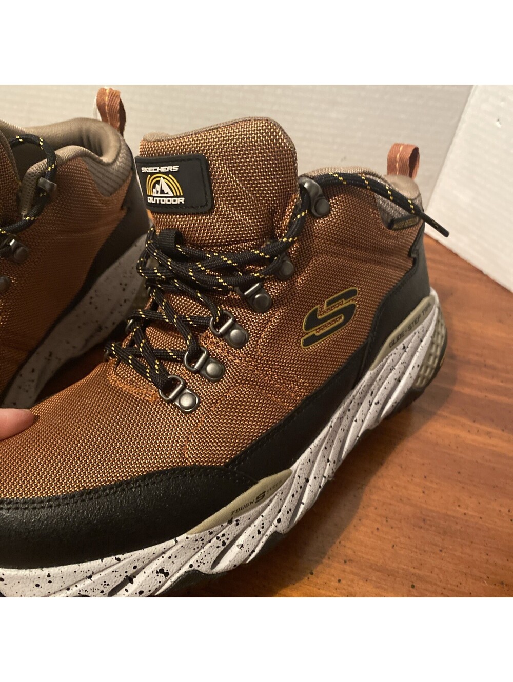 SKECHERS Men's Size 8.0 Outdoor Hiking Shoes SN237257
